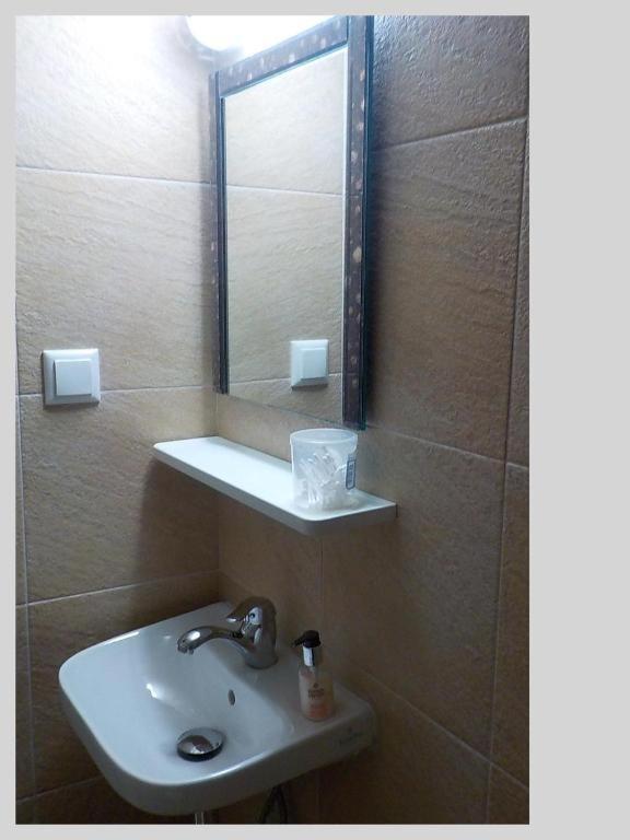 אדסה G & G Guesthouse מראה חיצוני תמונה