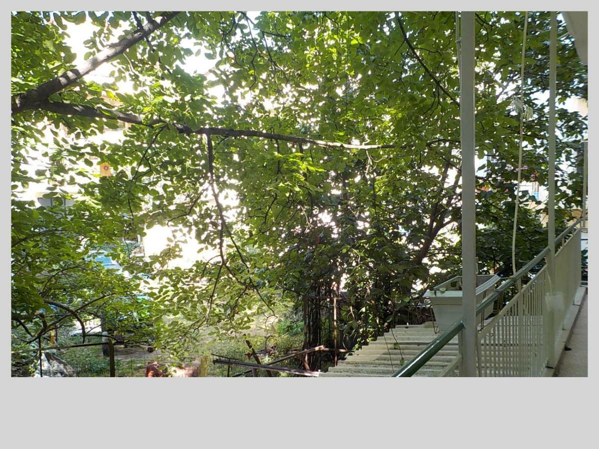 אדסה G & G Guesthouse מראה חיצוני תמונה